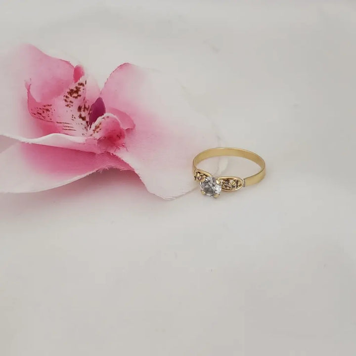 Anillo De Dama De Cintillo De Piedras Cristal Oro Laminado 18k