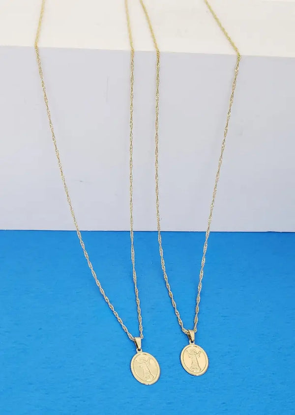 Cadenas De Parejas De Tejido Singapur De 1mm De Grosor + Dijes Del Divino Niño. (Cadena De Dama De 40cm, Cadena De Caballero De 50cm)